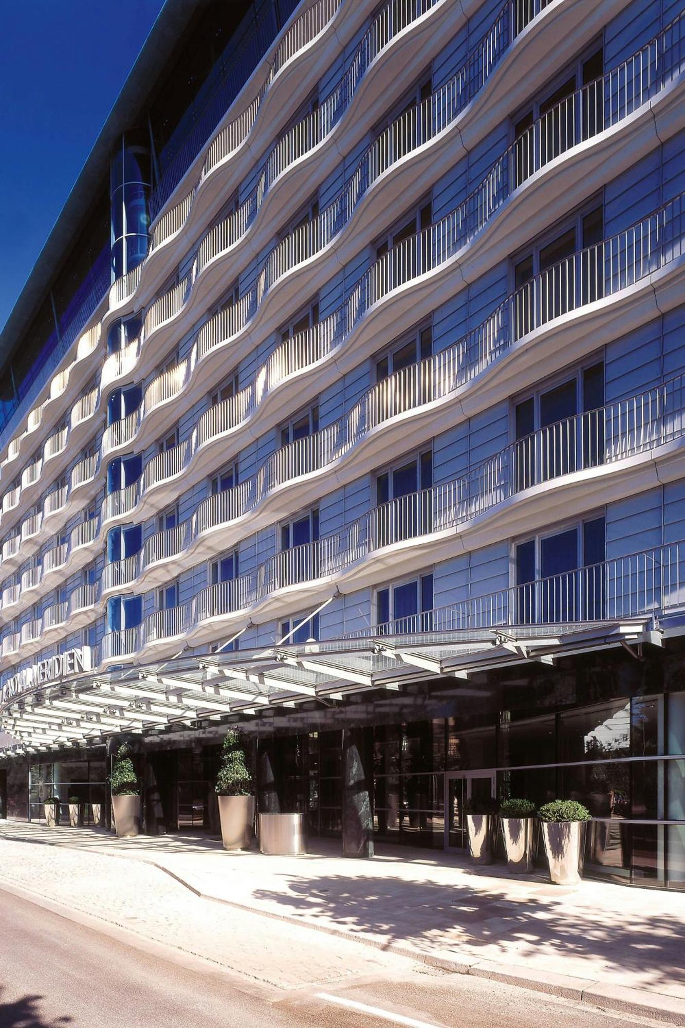 Le Meridien Hamburg-Harburg Exteriör bild The new building of the University of Patras
